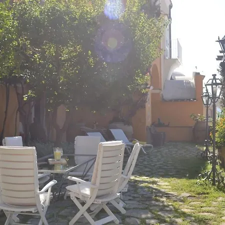 La Pistrice With Seaview And Enclosed Garden *